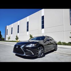 2022 Lexus Es300h 