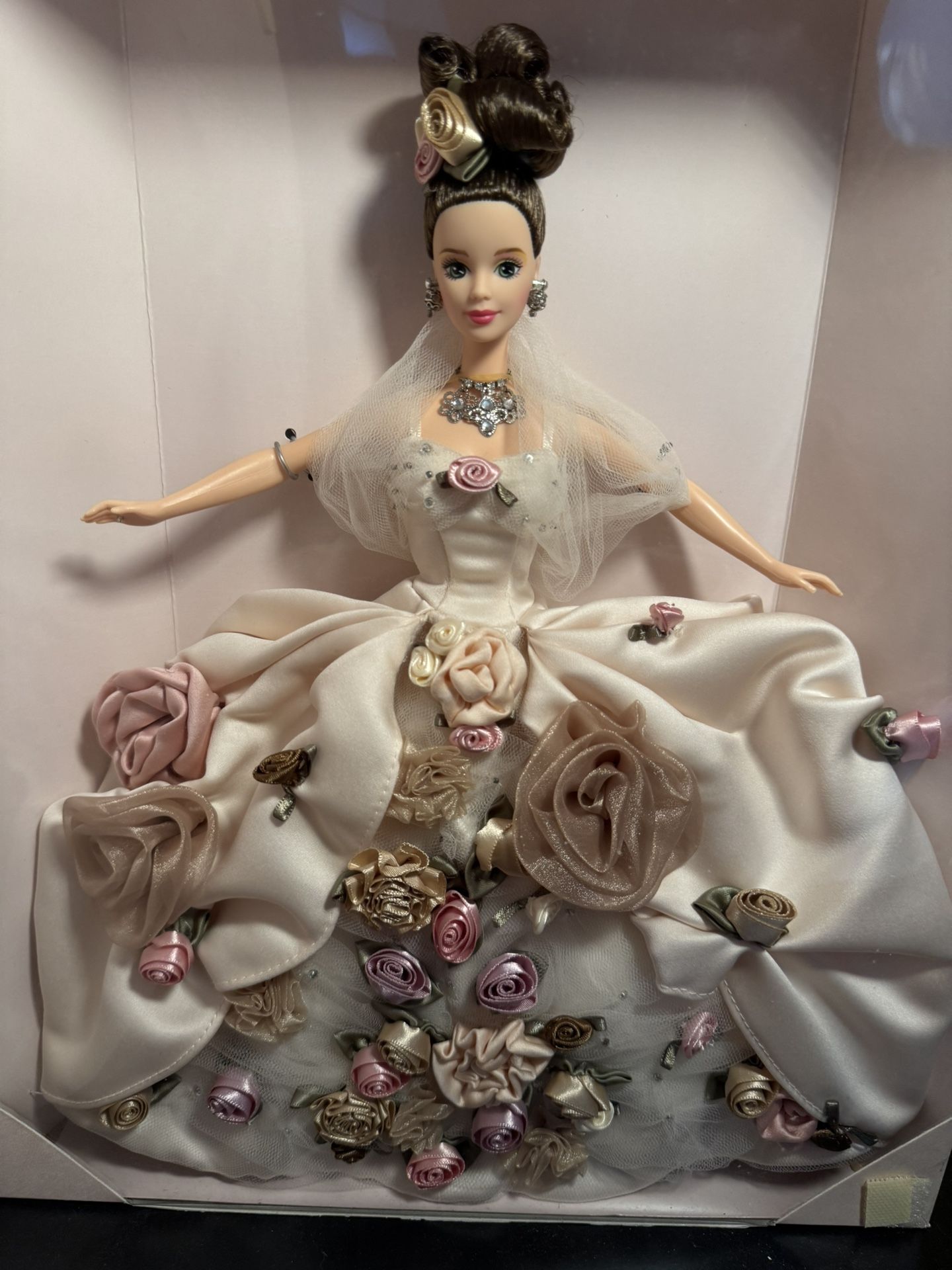 Antique Rose Barbie - 1996 - New In Box
