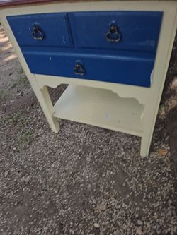(1) SOLID AND HEAVY WOOD NIGHTSTAND