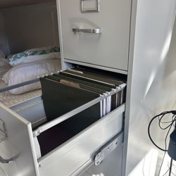 4-Drawer Filing Cabinet