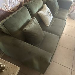 Sofa (like New)