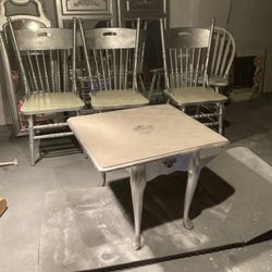 Three cheers small table
