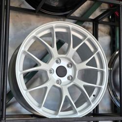Circuit flow formed CSF2 wheels in gloos white. Very light weight.  5×114.3. 18×9. +35.