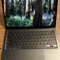 MacBook Air M3 - 16gb memory - 512gb HD