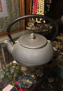 Heavy pewter tea pot