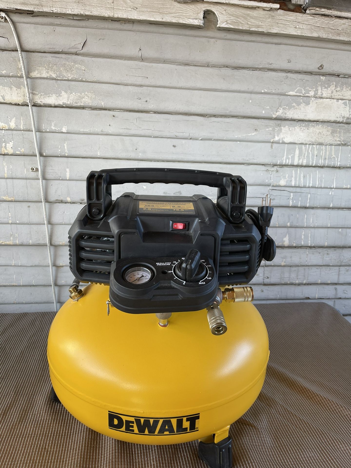 DEWALT 6 Gal. Electric Air Compressor