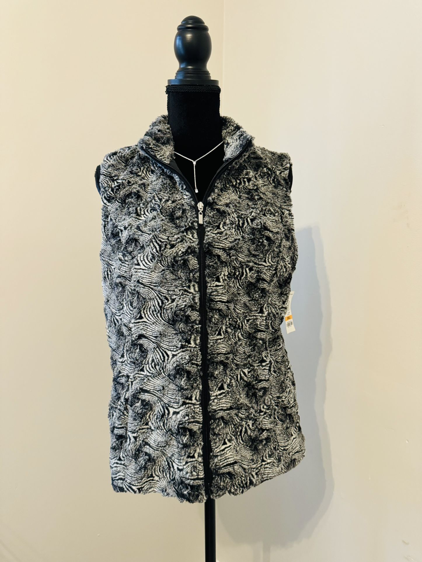 JM Collection Faux Fur Zip Up Vest Size Small