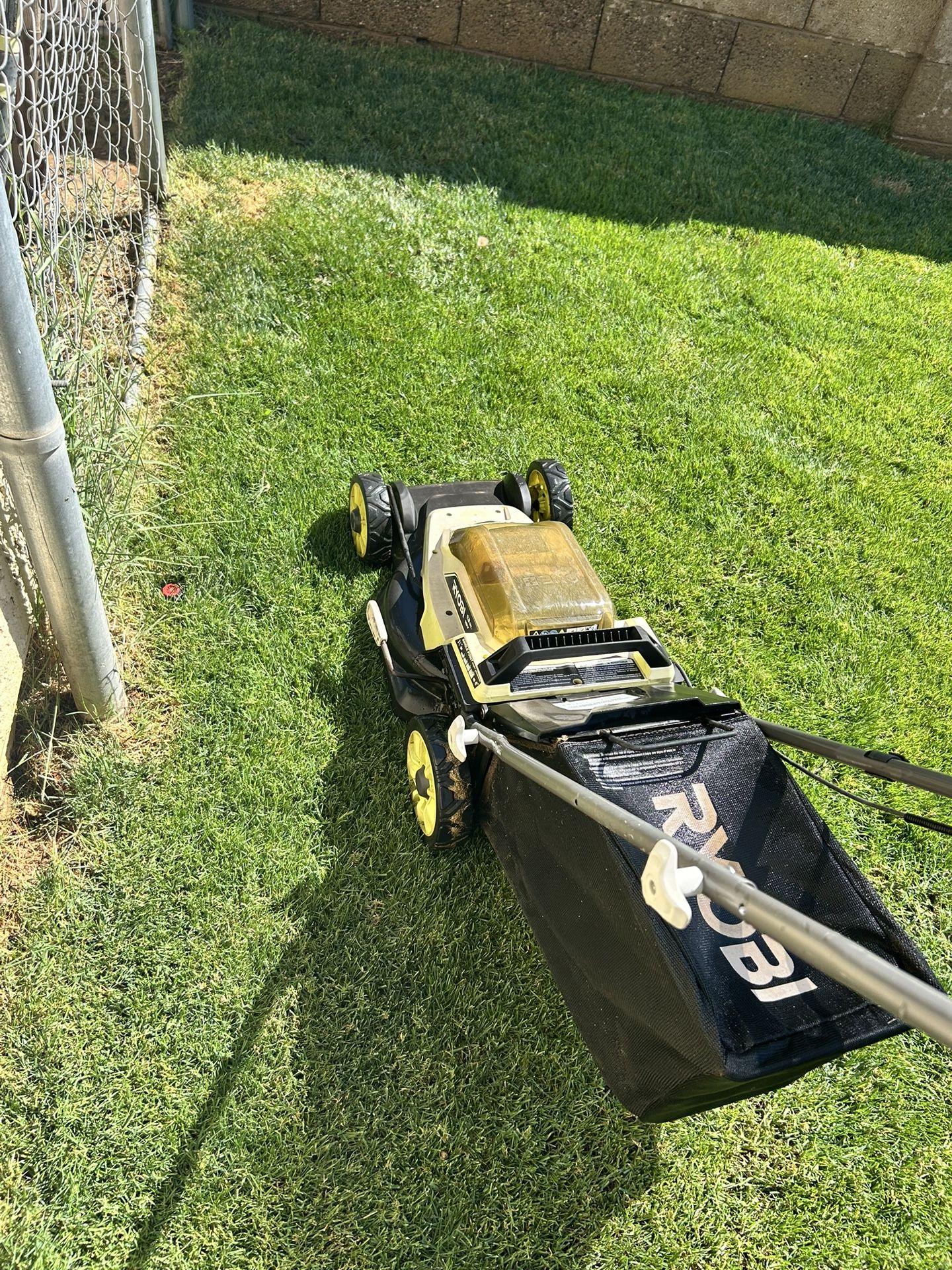 18V Battery Operated Small Lawn Mower