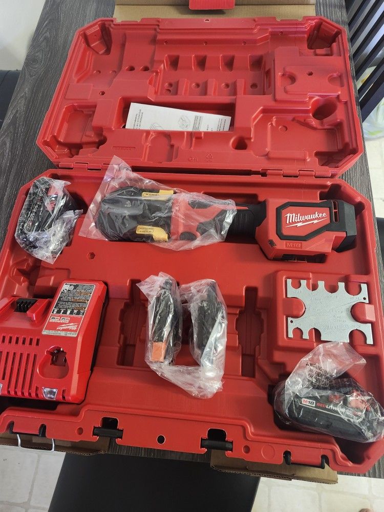 Milwaukee 18v Lithium Throw Pex Press Tool Kit 2674-22P