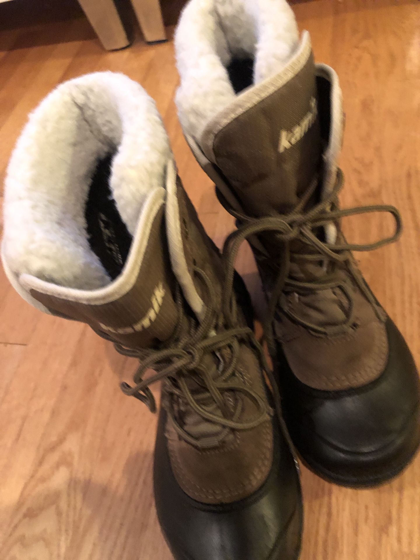 Kamik snow boots boys size 7