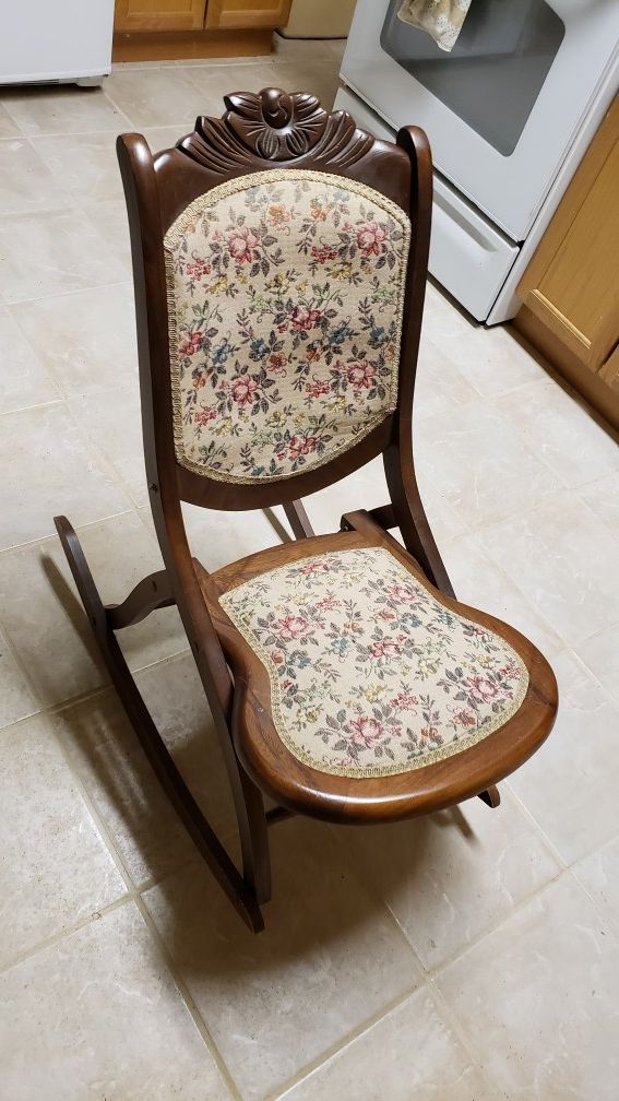 Antique Vintage Victorian Wood/Tapestry Folding Rocking Chair. 1880s $200