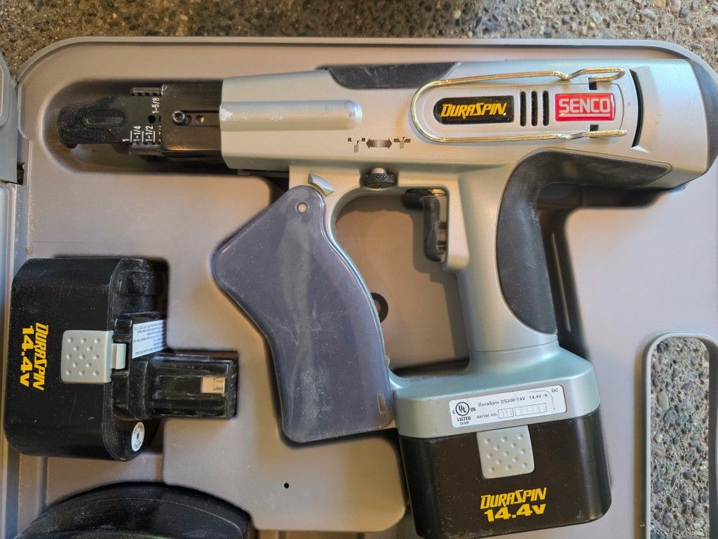 Senco Duraspin 14V CORDLESS AUTO-FEED SCREW GUN and drywall screws