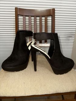 Size 9.5 *NEW* Izabella Rue Heels