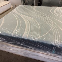 KING TEMPURPEDIC LUXE ADAPT MEDIUM HYBRID