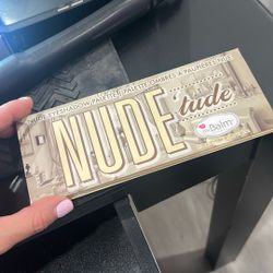 The Balm Nude Tude Palette 