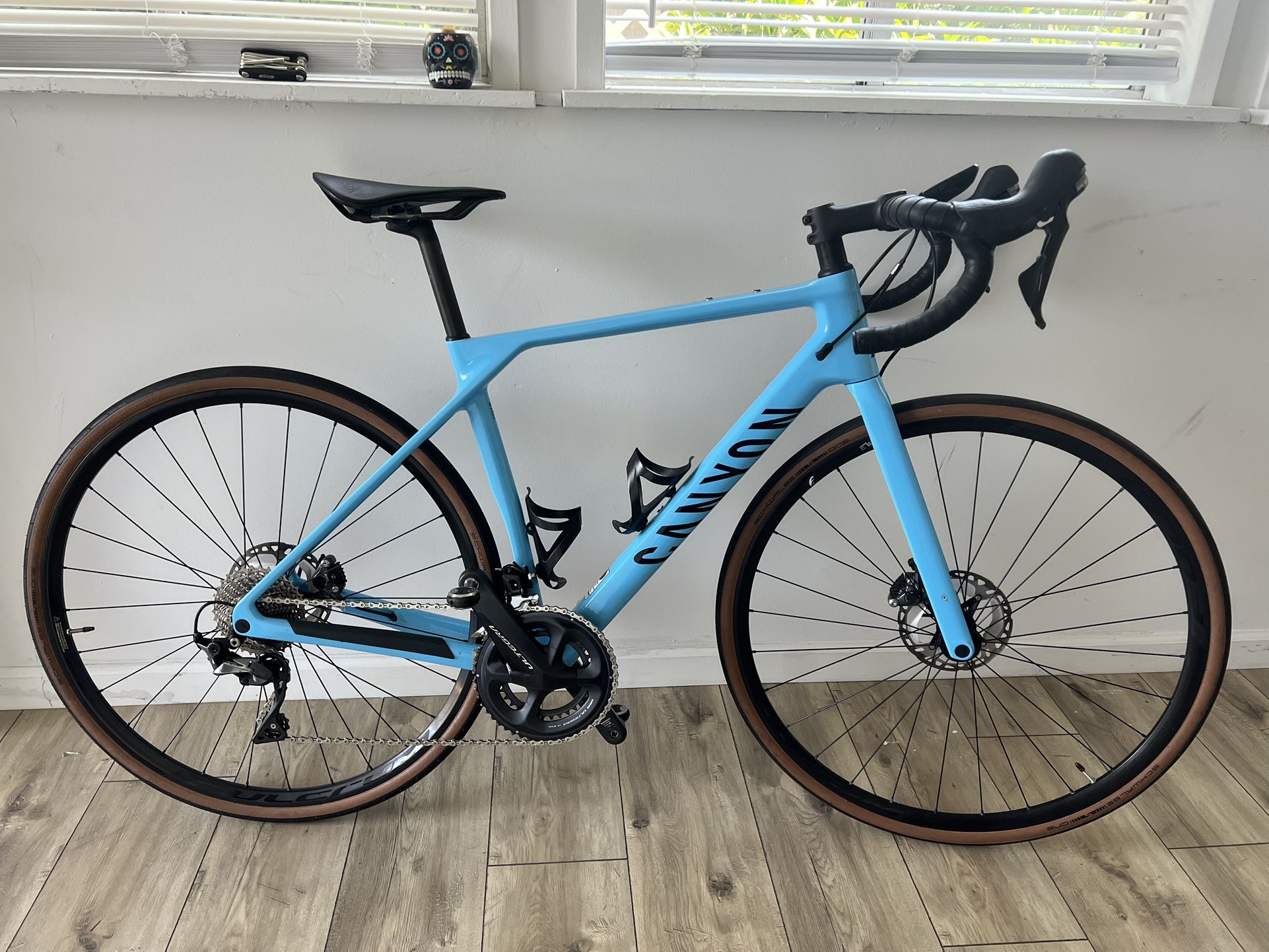 2022 Canyon Endurace CF 8 Disc Ultegra Size Small w/ Wahoo Power Meter and Wahoo Computer