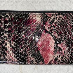 Kenneth Cole Faux Leather Wristlet/Clutch/Wallet in Pink/Black Snakeskin Print