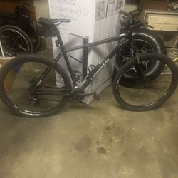 Cannondale Trail 7 Mountain Bike