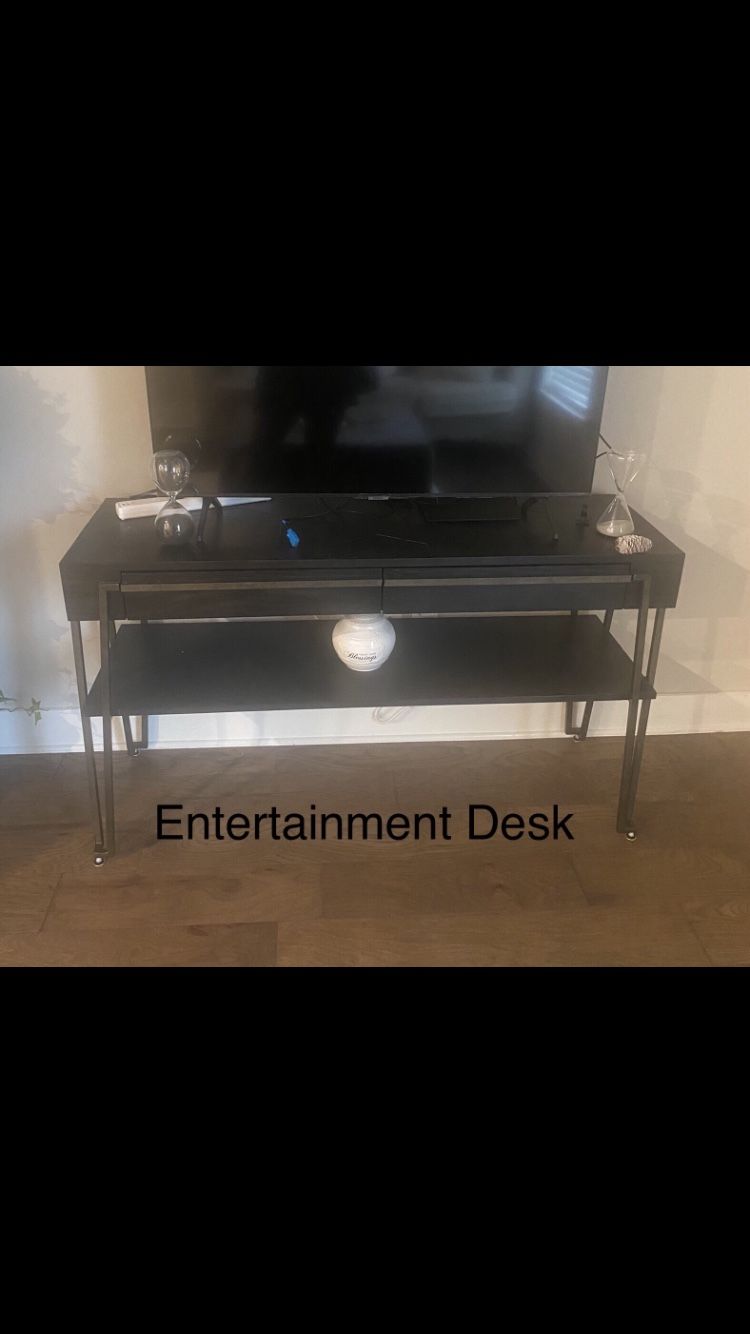 Tv Table / Entertainment Table