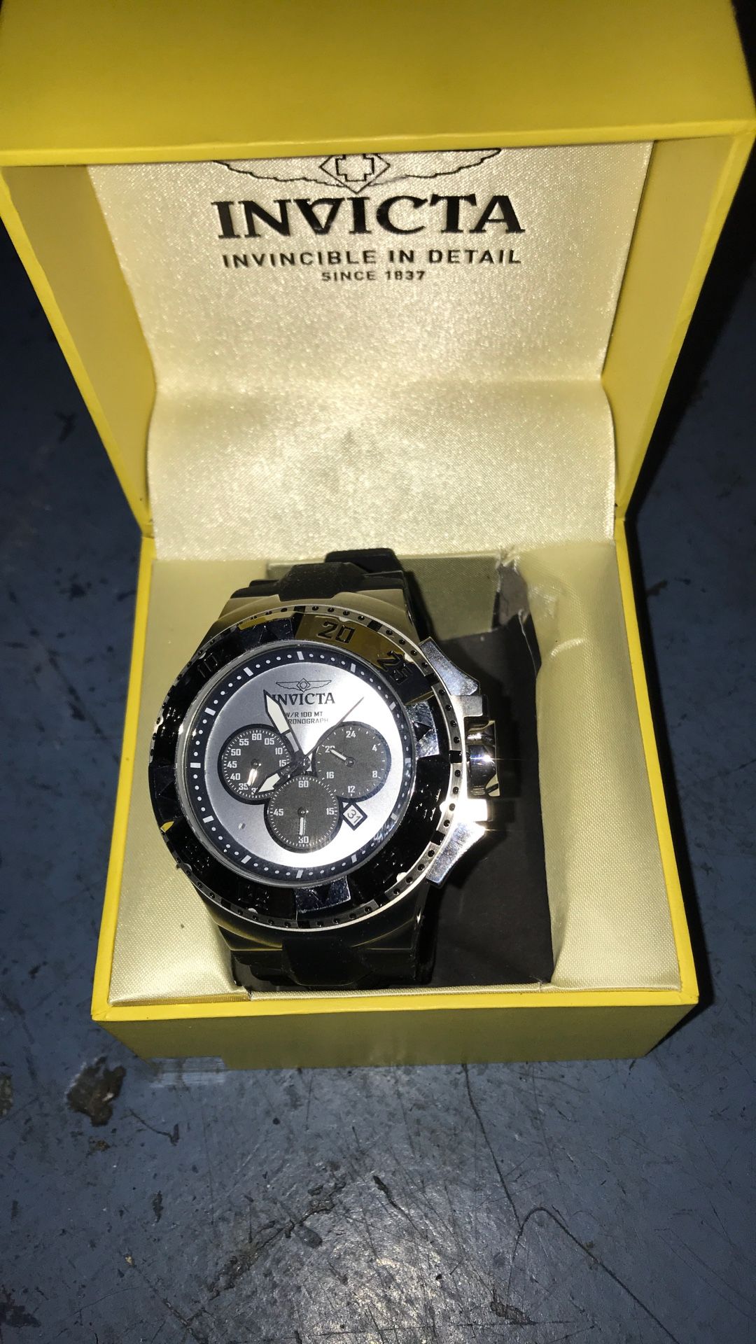 INVICTA INVINCIBLE IN DETAIL MENS WATCH