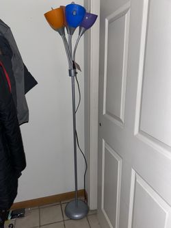 Floor lamp with 5 heads