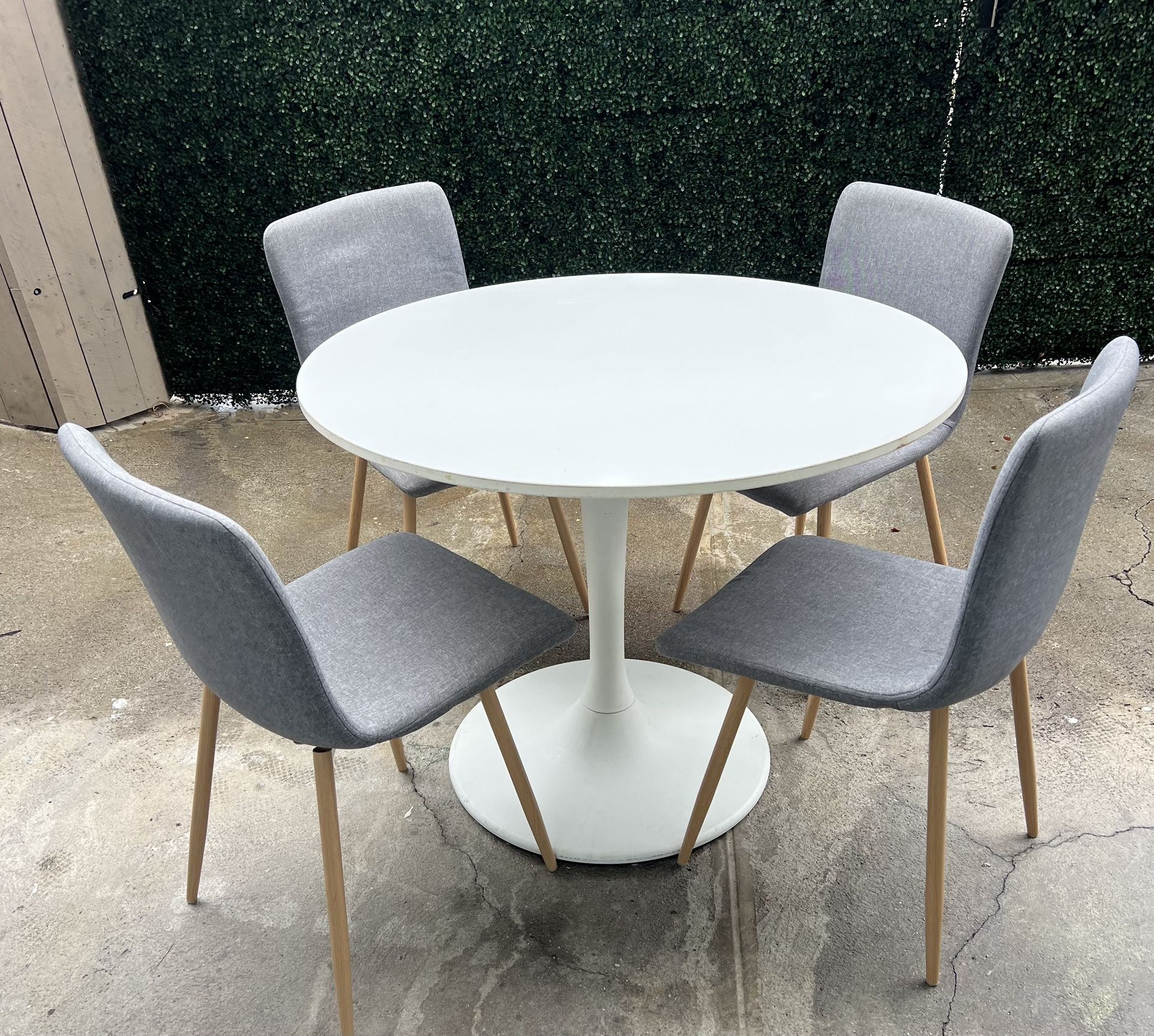 Dining Table and 4 Chairs Round White Ikea Docksta Grey Fabric Chairs