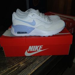 NIKE AIR MAX SIZE 7 YOUTH .