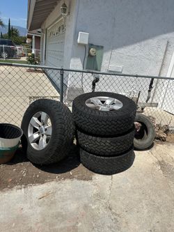 Rims/ tires dodge ram 2012
