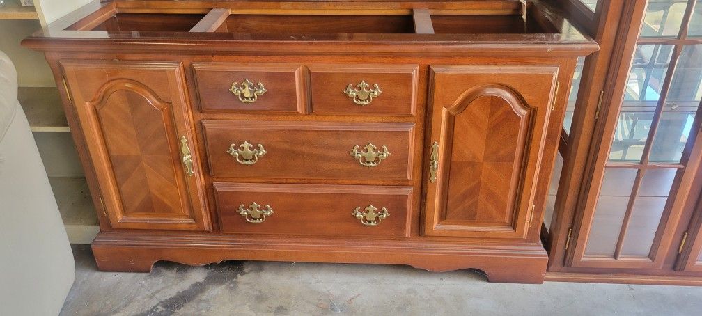 8pc Cherrywood Dinningroom Set