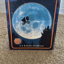 NECA E.T. 40th Anniversary Elliott & E.T. On Bicycle Action Figure