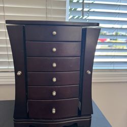 Armoire Jewerly $25