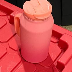 Plastic Cup And The Purple Has Blender Ready To Go