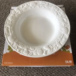 Brand New Big Salad Dish 