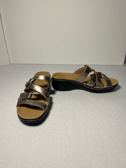 Clarks Women’s 8.5 Merliah Karli Metallic Leather Wedge Multi-Strap Adjustable Sandals