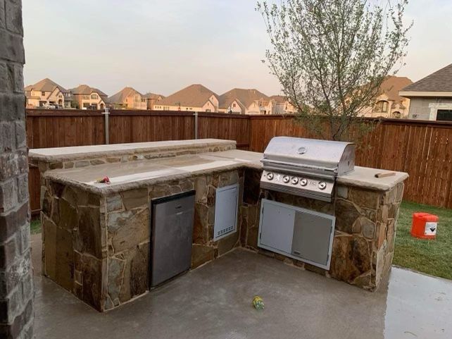 Outdoor Kitchen