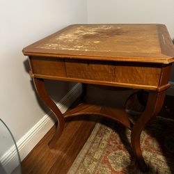 Stand/End Table/Night Stand