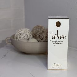 J’adore Dior Perfume