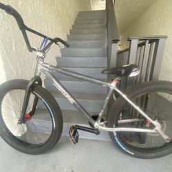 Throne Goon Xl Deezy Version   Trades Only