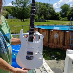 2005 Custom Shop Ibanez. In White oyster pearl. Georgous!!