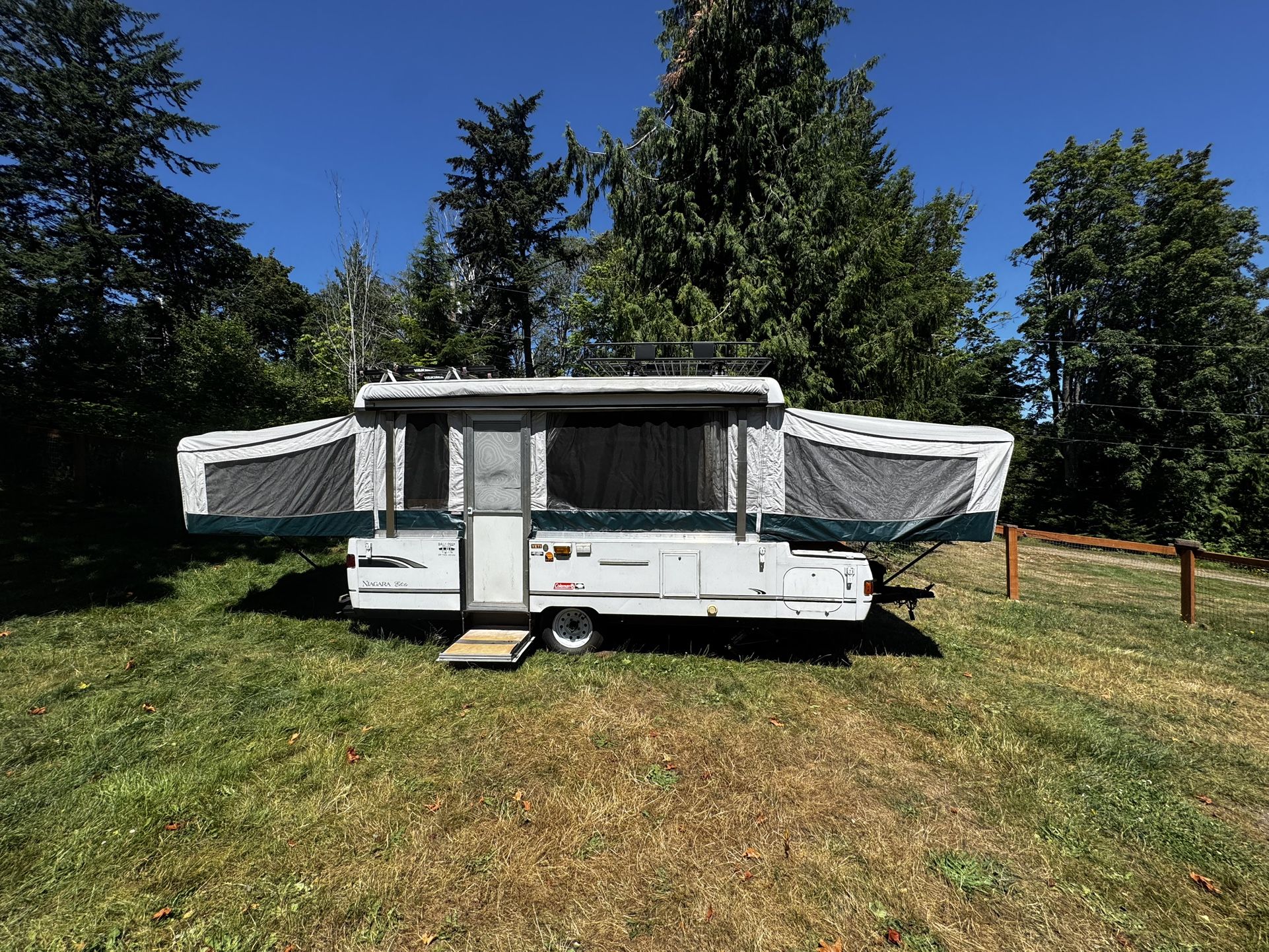 2000 Coleman Fleetwood Grand tour/Destiny Tent Trailer