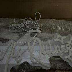 New Mis quince sign 
