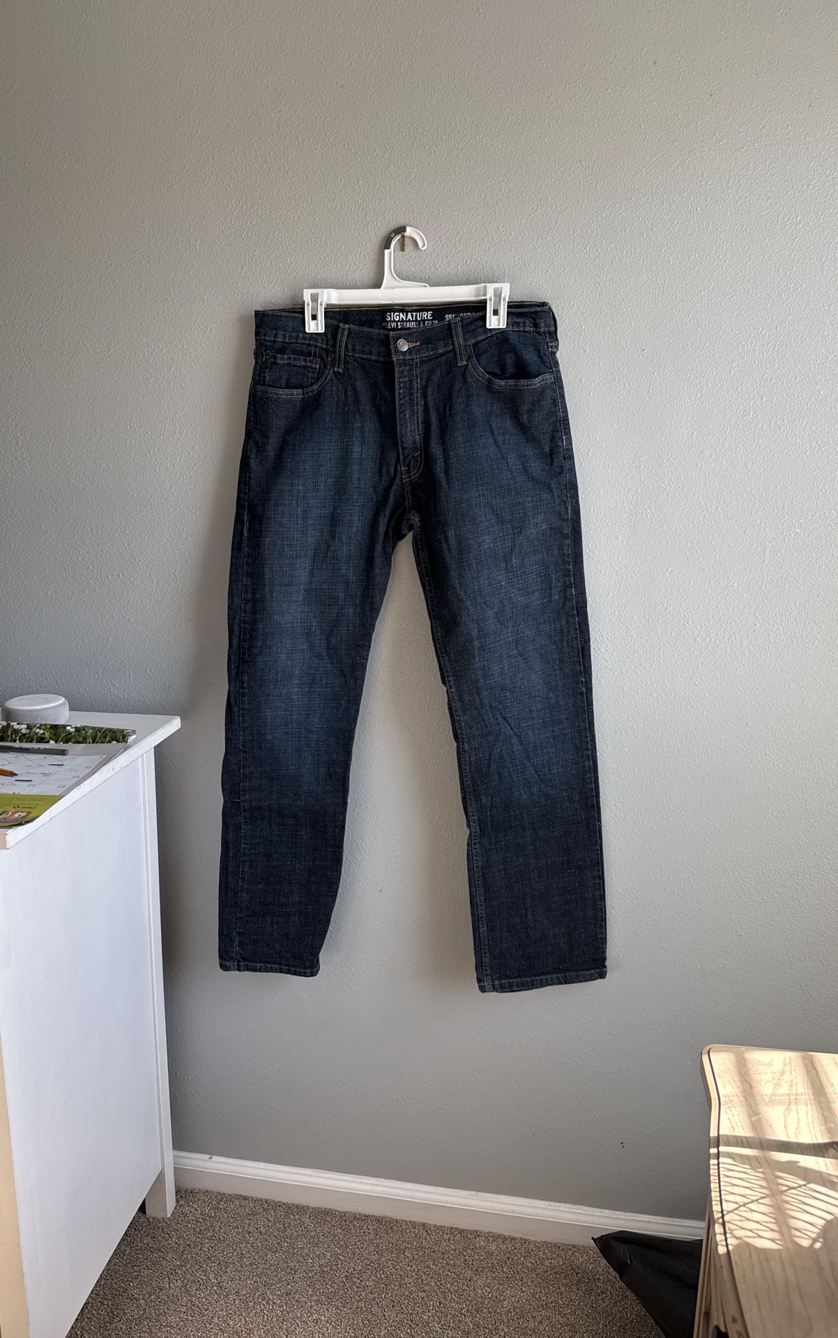 Mens Size 36-32 Levi Signature Straight Blue Jeans