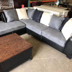 Jacurso Charcoal LAF Sectional / couch 