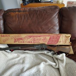 Vintage Daisy Red Ryder Carbine Repeater BB Gun with Original Box
