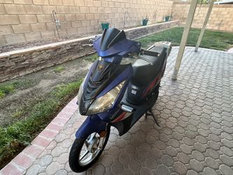Electric scooter - moped