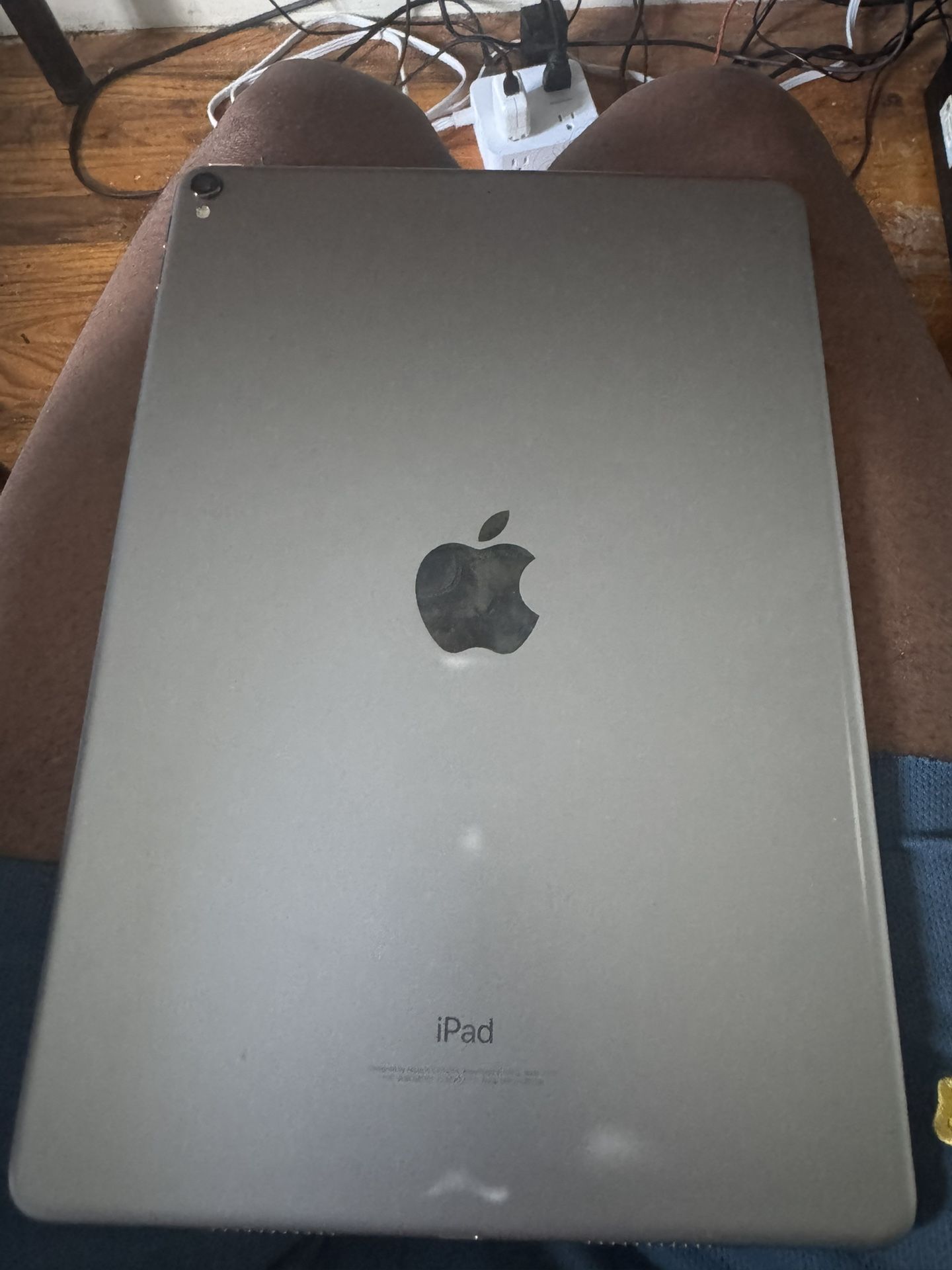 Selling ipad Pro 10.5