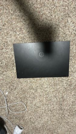 CYBERPOWER TRACER V GAMING LAPTOP