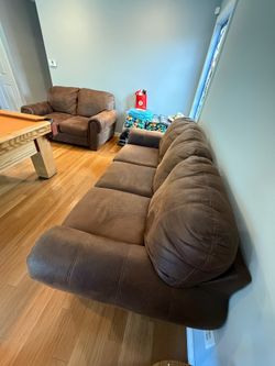 Sofa set - Sofa 7’ and Loveseat 5’