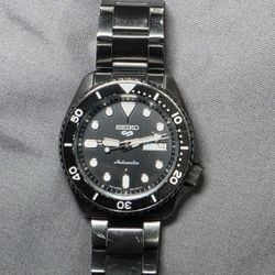 Seiko 5 sports automatic. Black  42.5mm day date