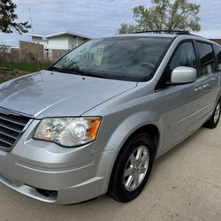 2010 Chrysler Town Country